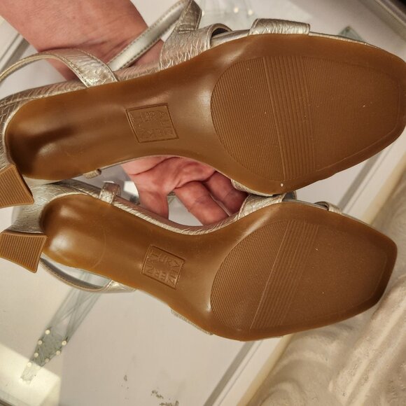 Naturalizer Silver "Kieran" Heeled Sandals. NIB. Size 8 Wide - Picture 7 of 10